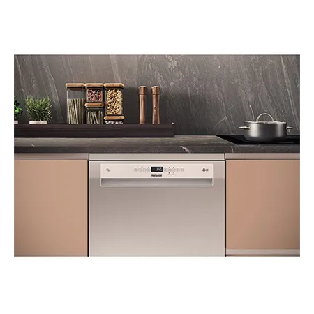 Hotpoint H7FHP43XUK Freestanding Dishwasher - Inox - 15 Place Settings